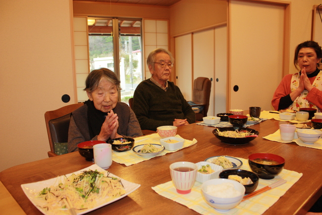 昼食９