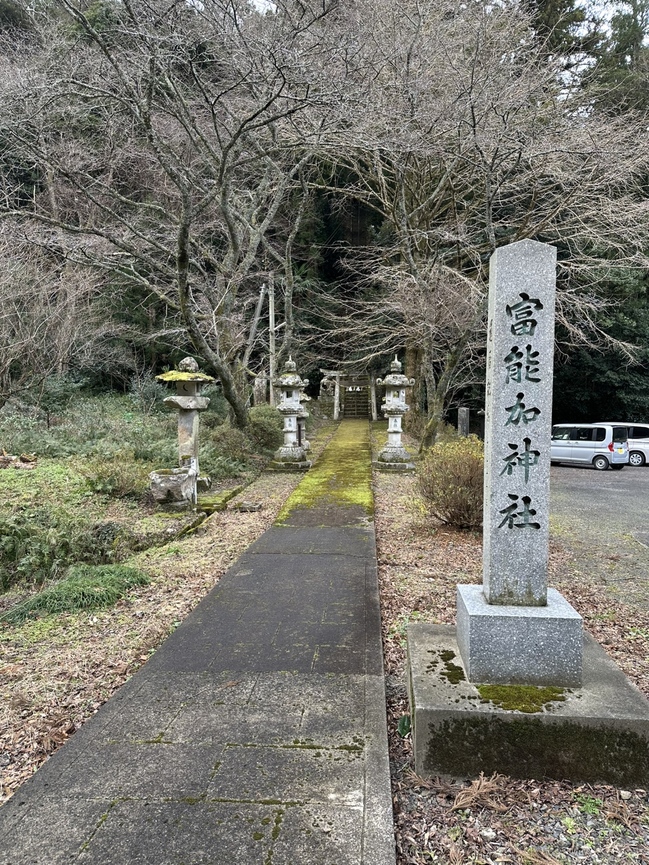 04